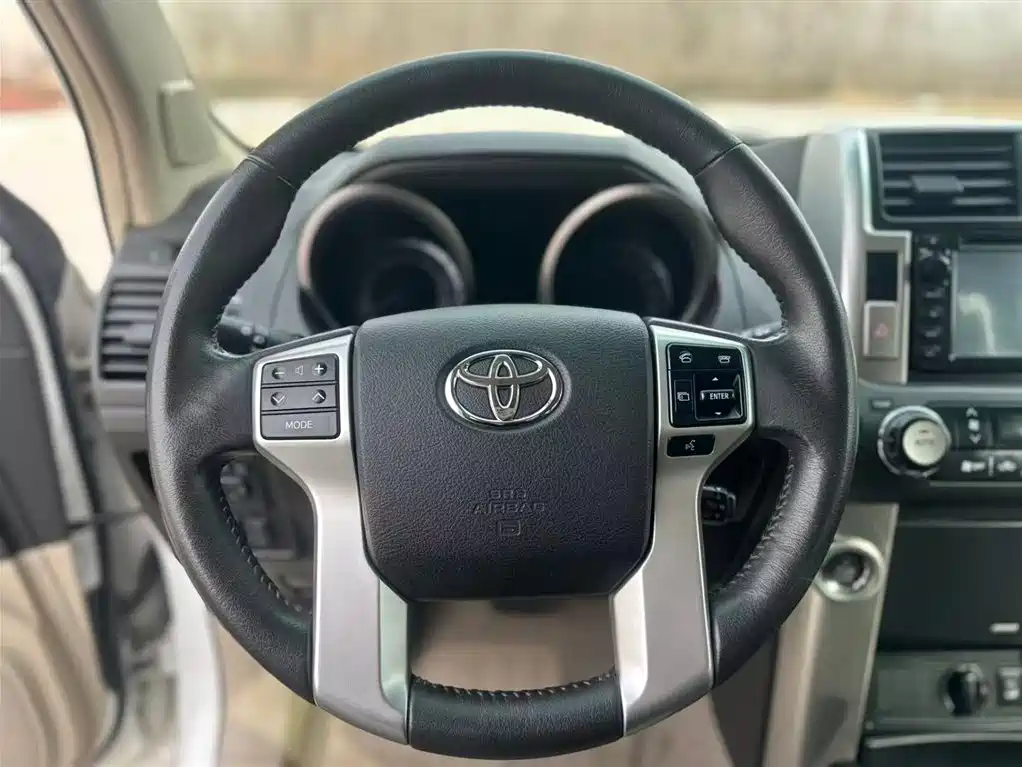 Toyota Prado 2013 — фото 17