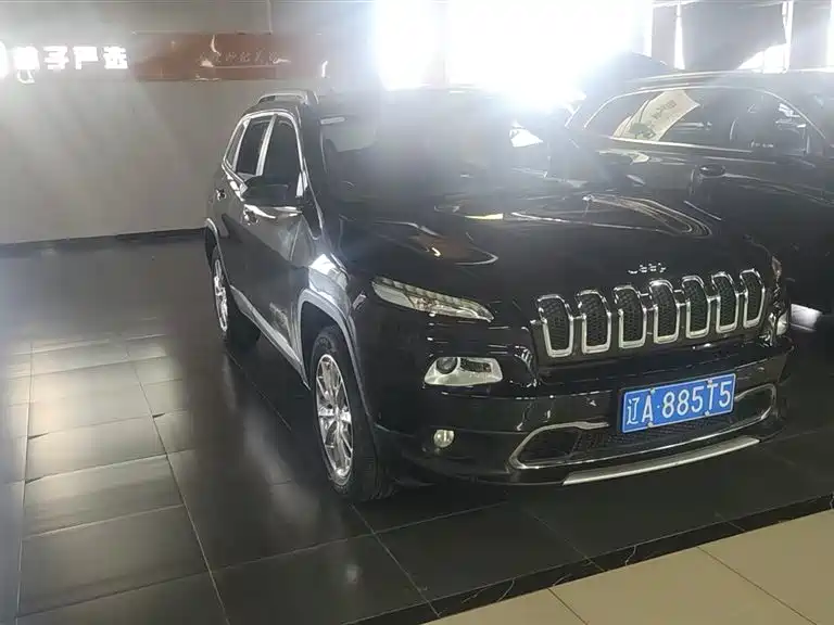 Jeep Cherokee 2016 — фото 3