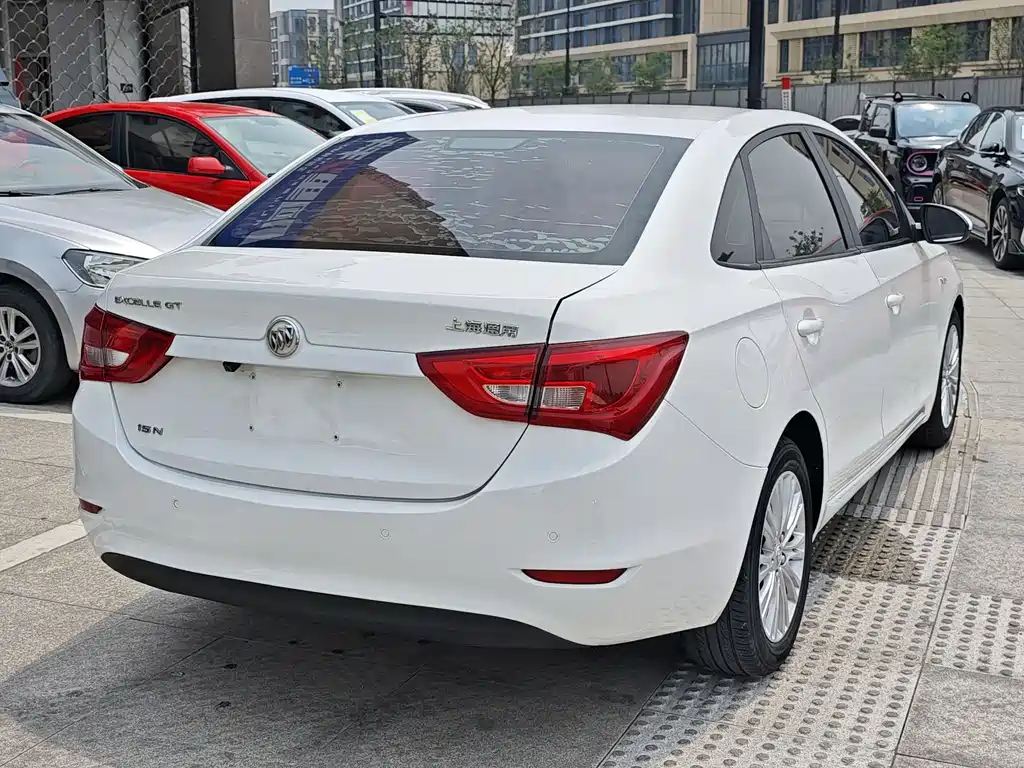 Buick Excelle 2016 — фото 4