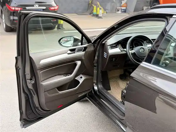 Volkswagen Viloran 2016