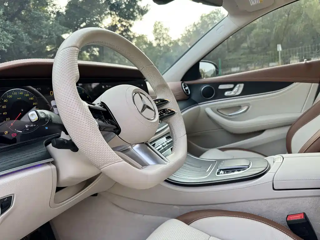 Mercedes-Benz E-Class 2022