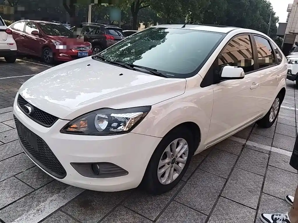 Ford Focus 2014 — фото 1