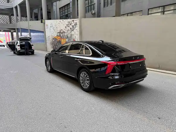 Hongqi H5 2023