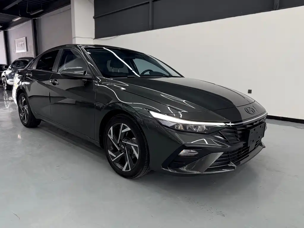 Hyundai Elantra 2023
