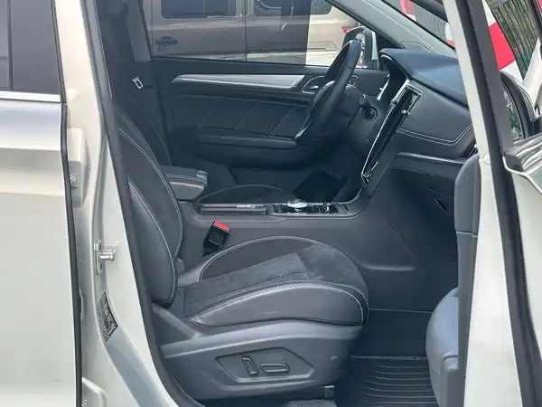 Roewe RX5 New Energy 2017