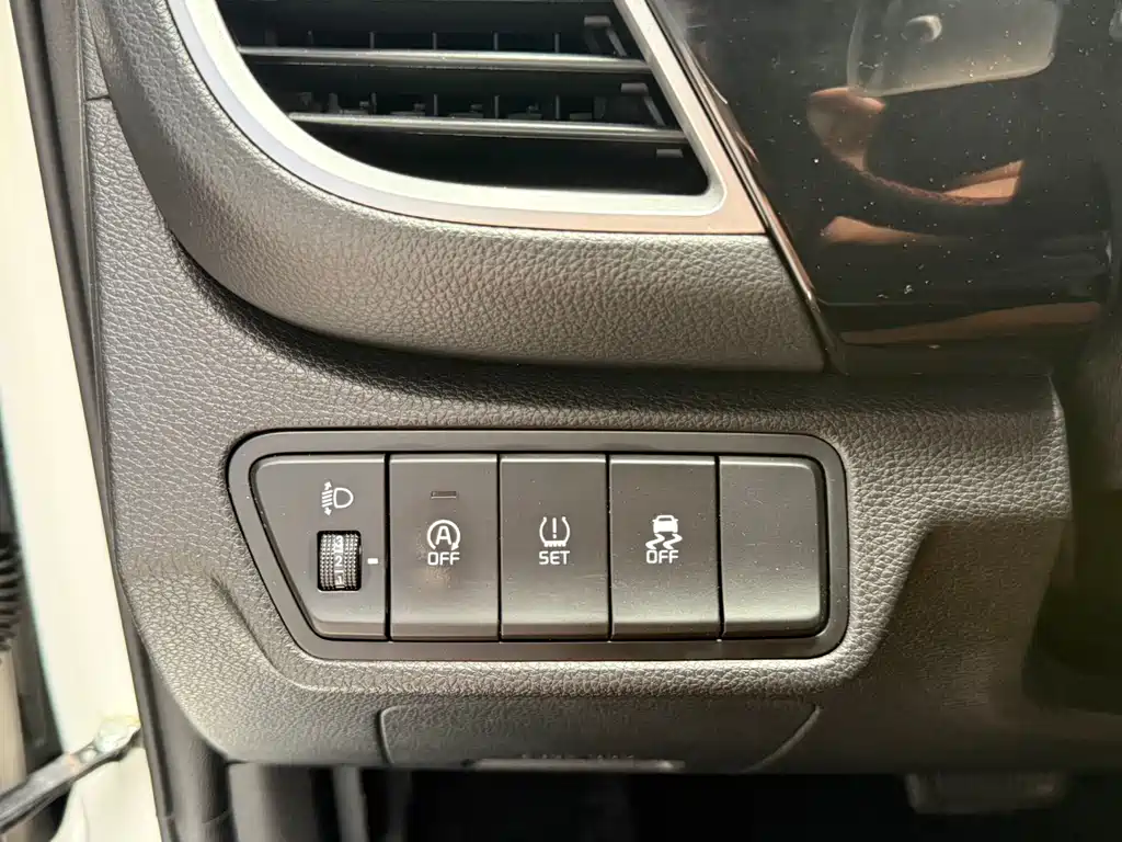 Kia KX3 2022 — фото 16