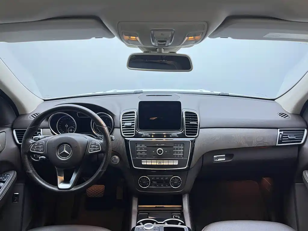 Mercedes-Benz GLE 2017 — фото 9