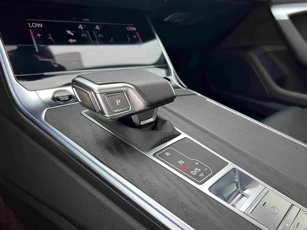 Audi A6L 2025 — фото 16