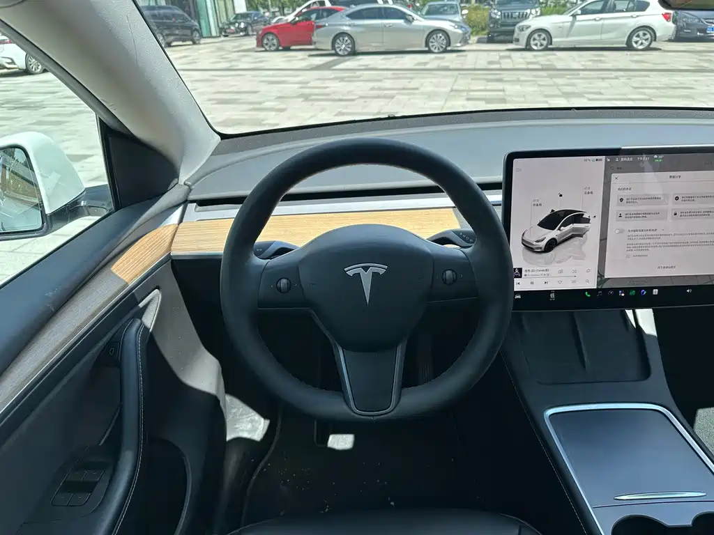 Tesla Model Y 2023 — фото 15