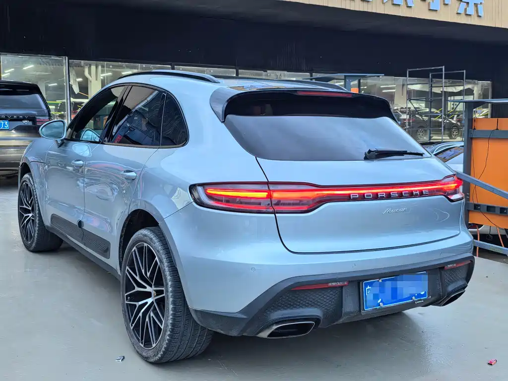 Porsche Macan 2023 — фото 10