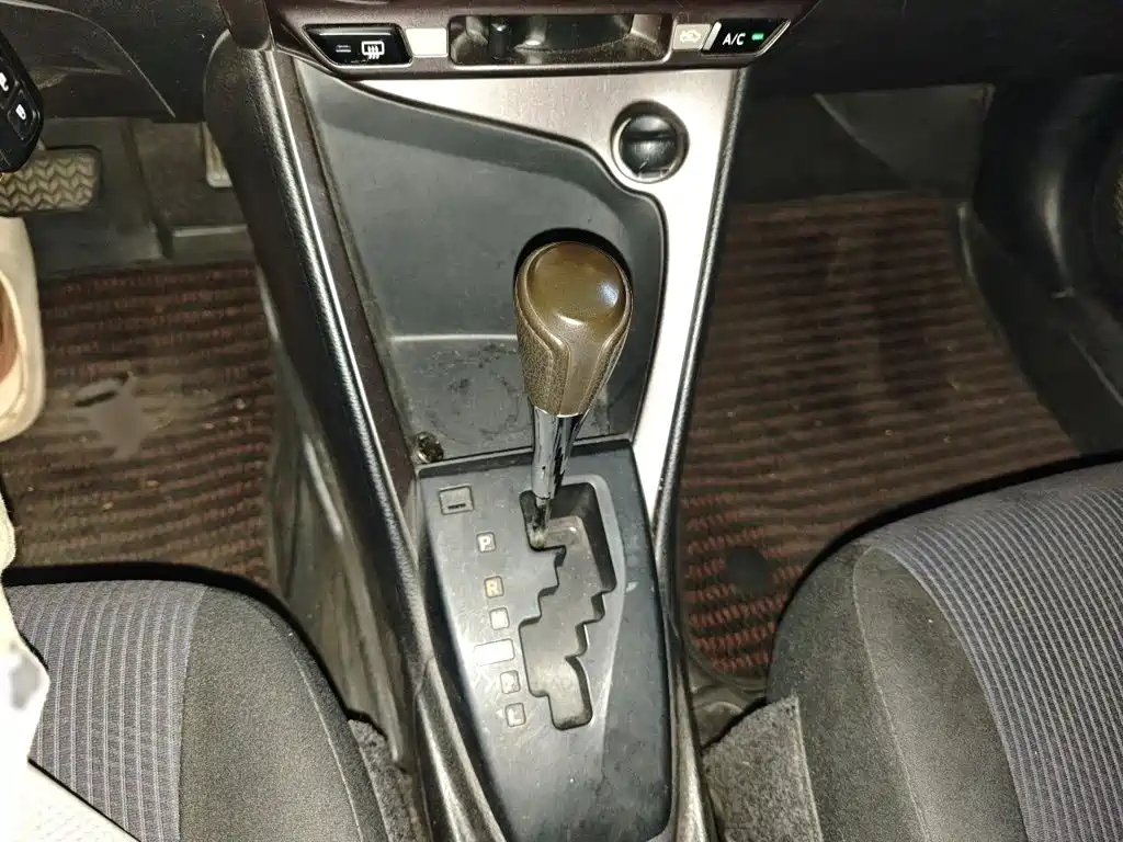 Toyota Yaris L 2015