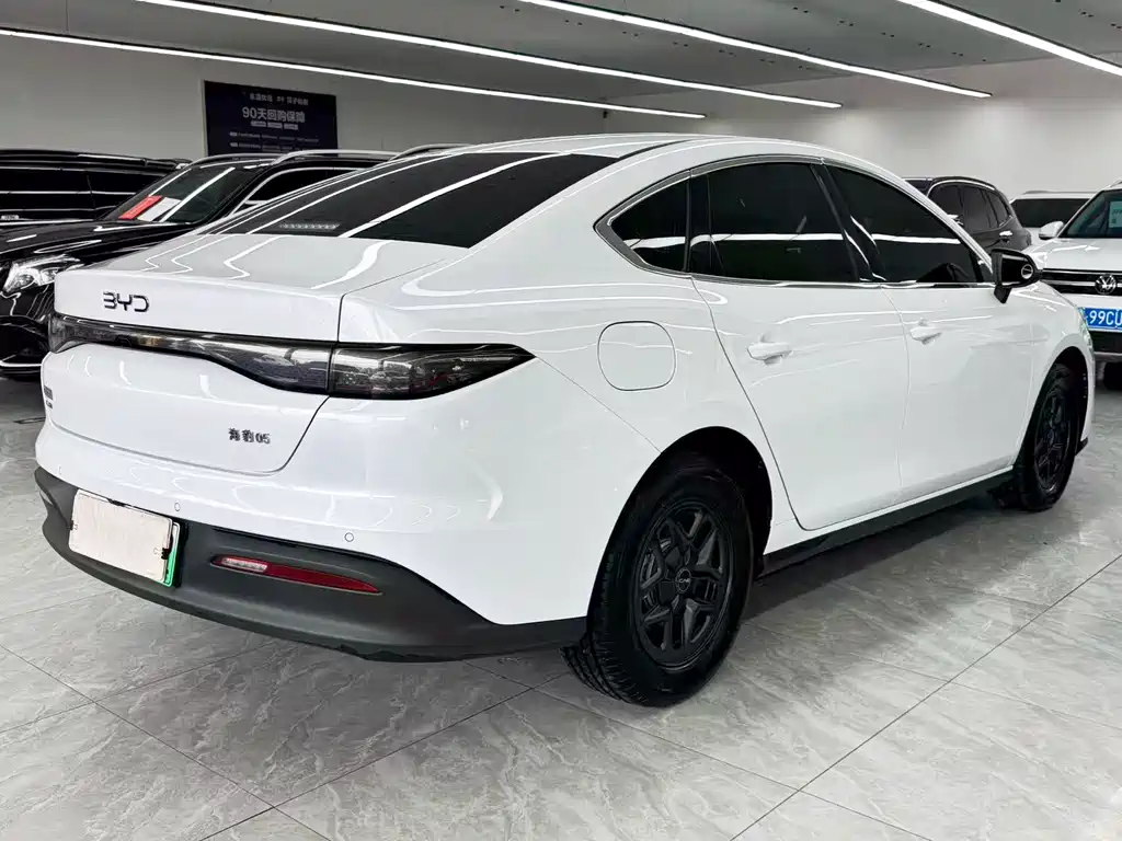 BYD Seal 05 DM-i 2025 — фото 6