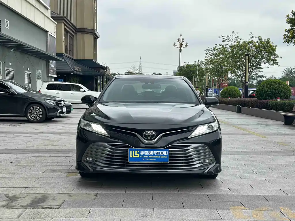 Toyota Camry 2020 — фото 2