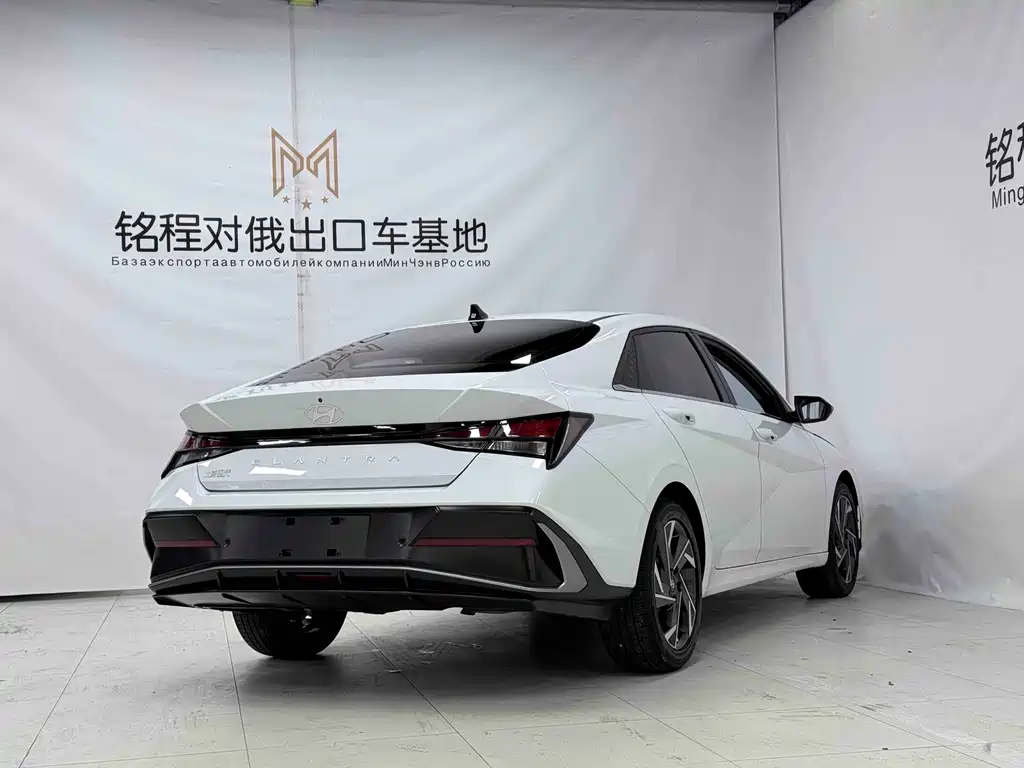 Hyundai Elantra 2023