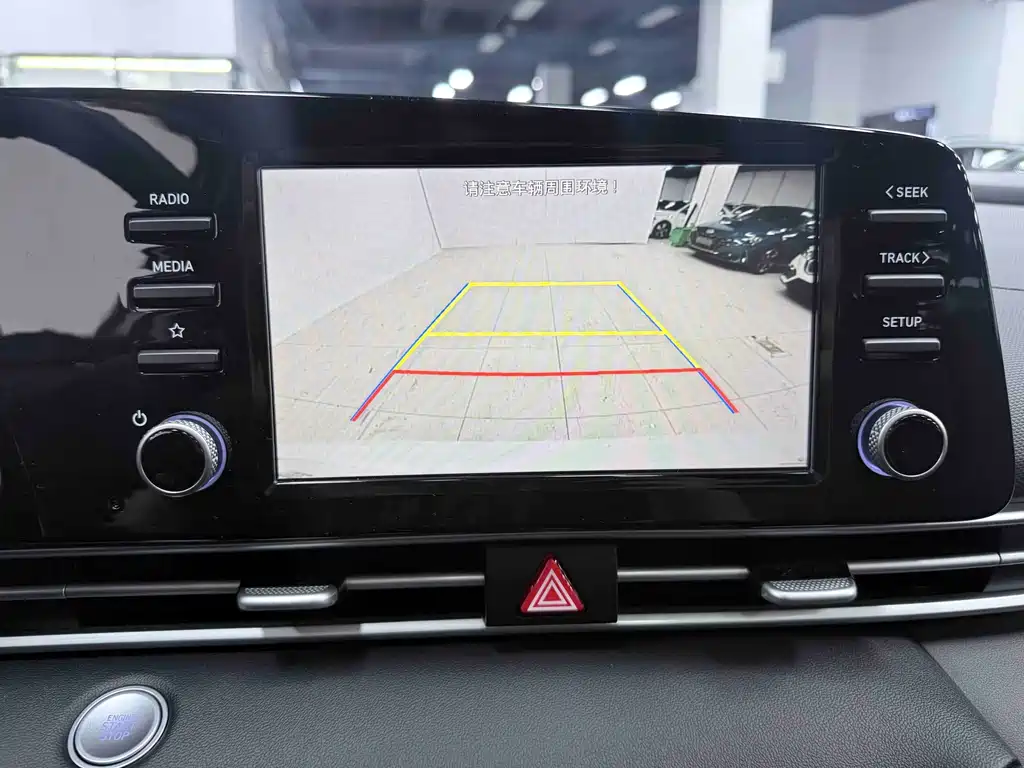 Hyundai Elantra 2023 — фото 16