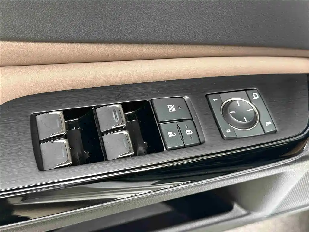 Lexus ES 2023 — фото 11