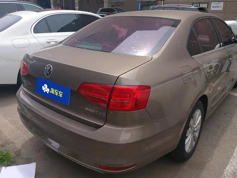 Volkswagen Sagitar 2016