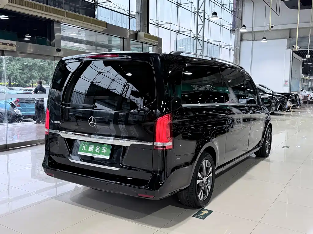 Mercedes-Benz V-Class 2016 — фото 23