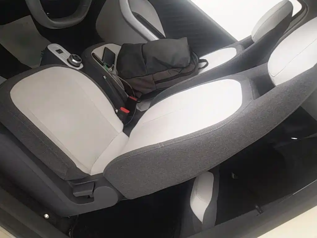 Geely Galaxy Panda 2025 — фото 15