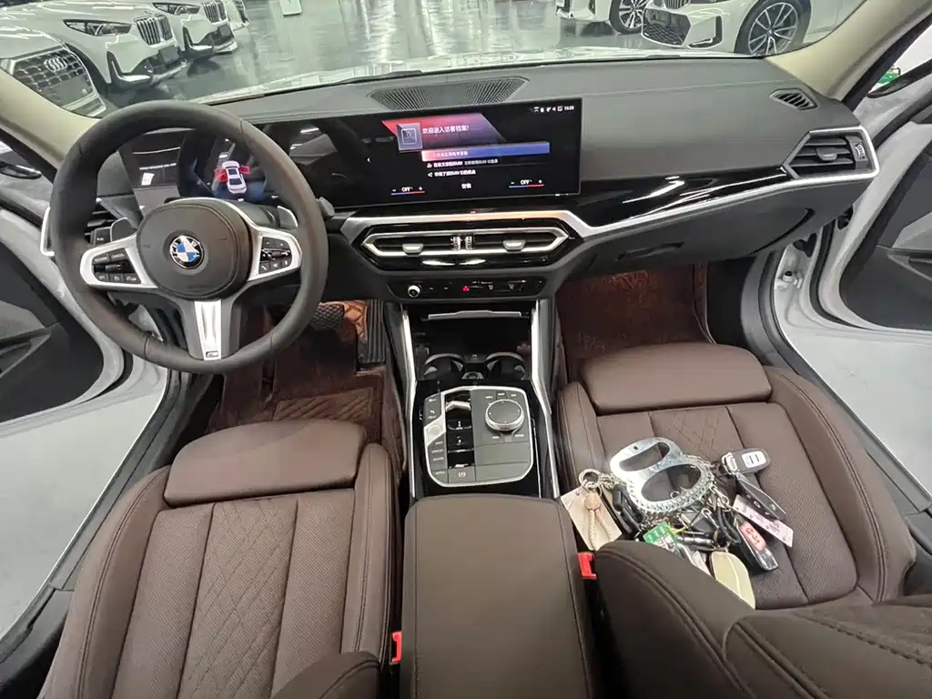 BMW 3 Series 2023 — фото 14