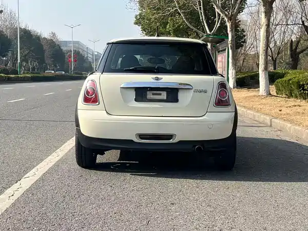 MINI MINI 2011