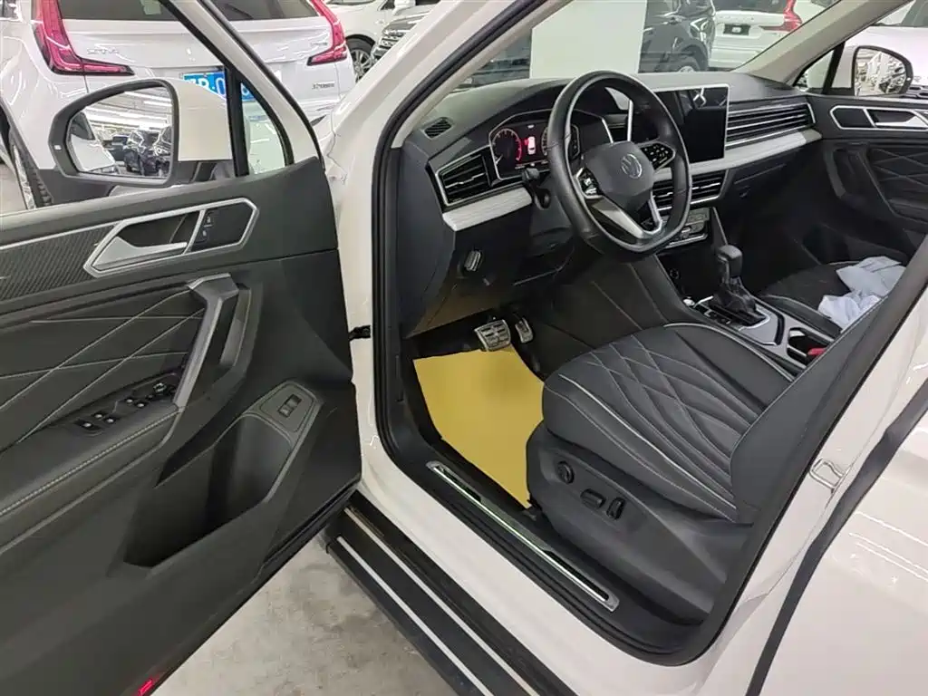 Volkswagen Tiguan L 2022 — фото 16