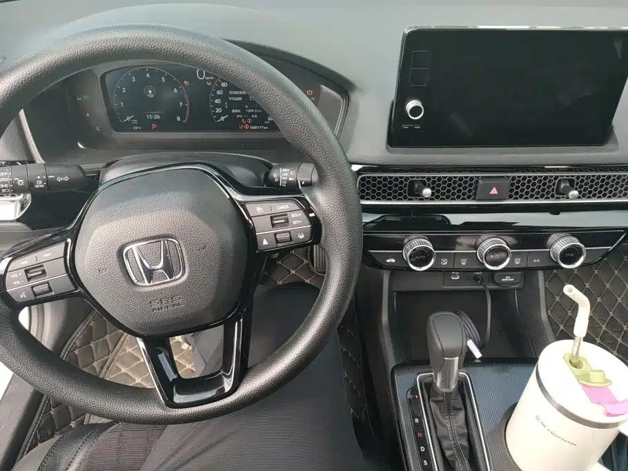 Honda Civic 2025 — фото 12
