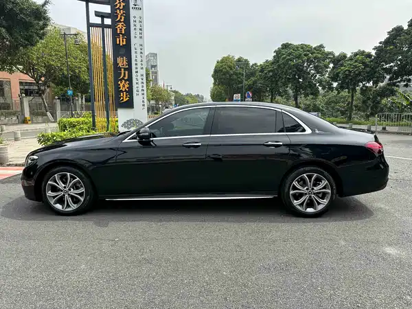 Mercedes-Benz E-Class 2024