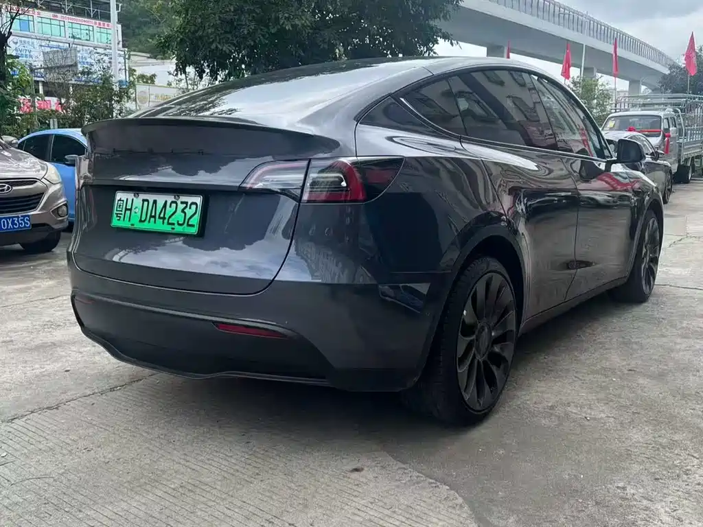 Tesla Model Y 2022 — фото 3