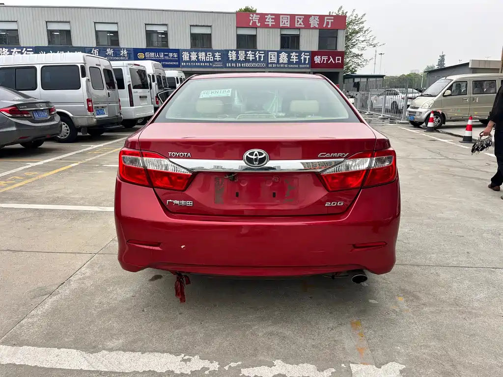 Toyota Camry 2013 — фото 11