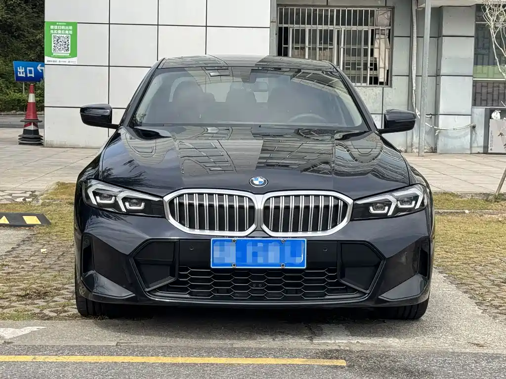 BMW 3 Series 2023 — фото 1