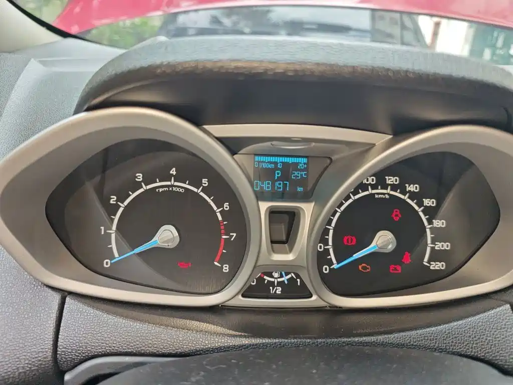 Ford EcoSport 2015 — фото 5
