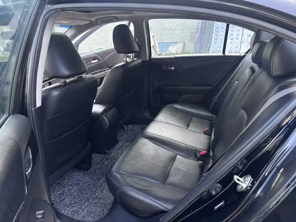 Honda Accord 2018 — фото 18