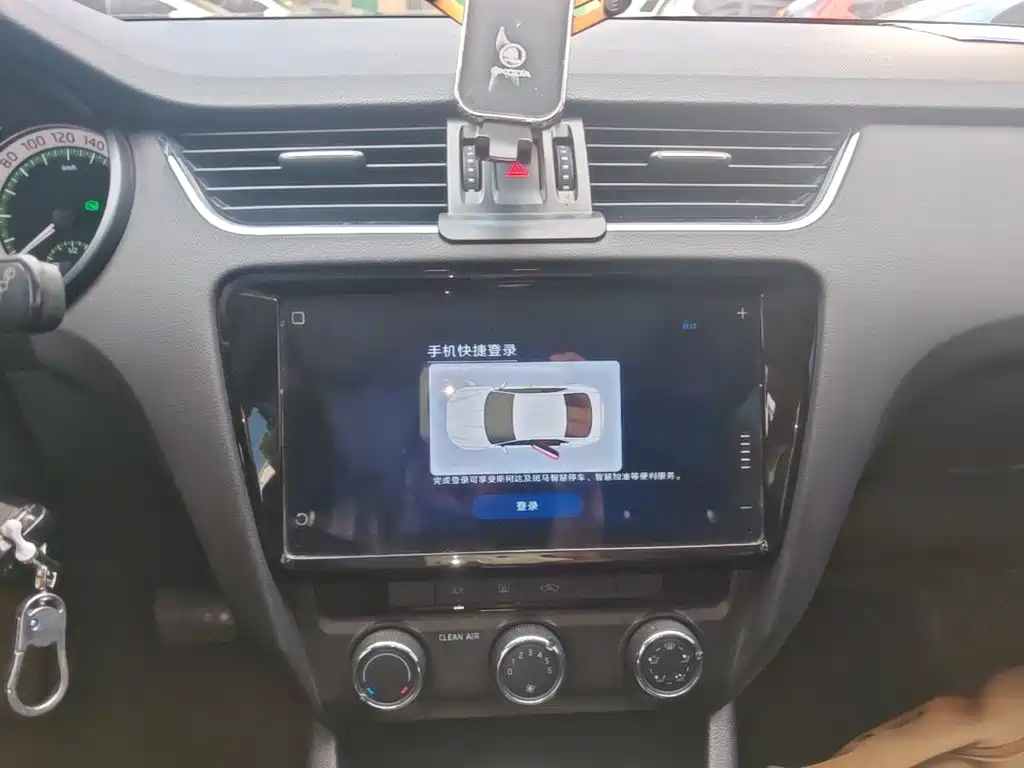 Skoda Octavia 2020 — фото 13