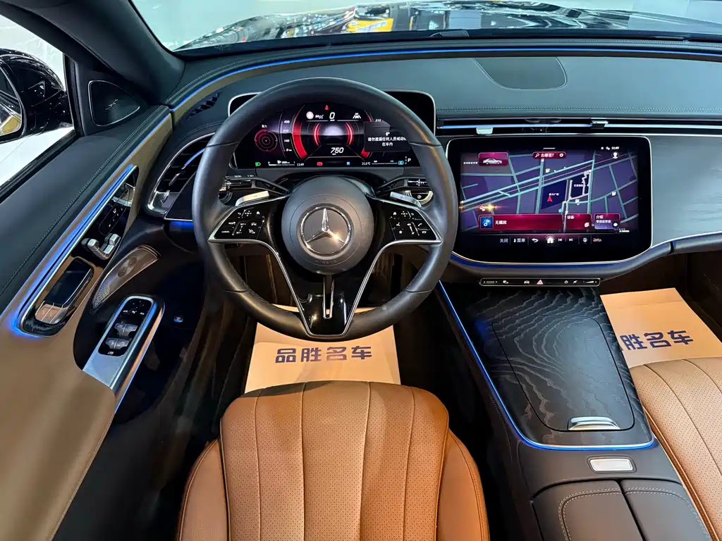 Mercedes-Benz E-Class 2025 — фото 11
