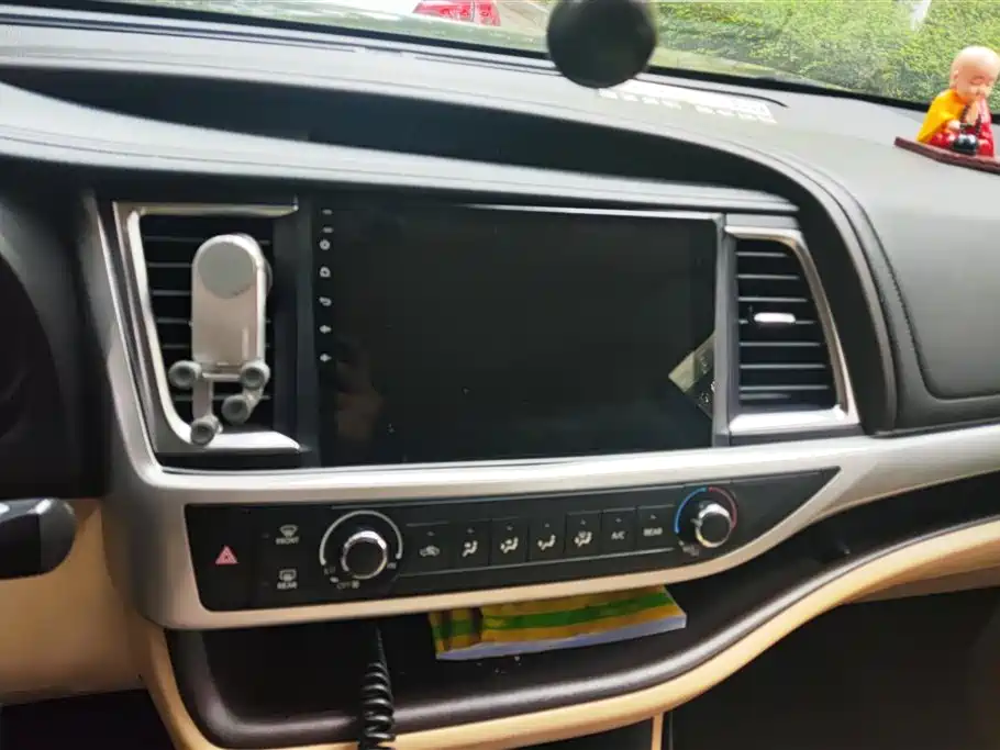 Toyota Highlander 2020 — фото 13