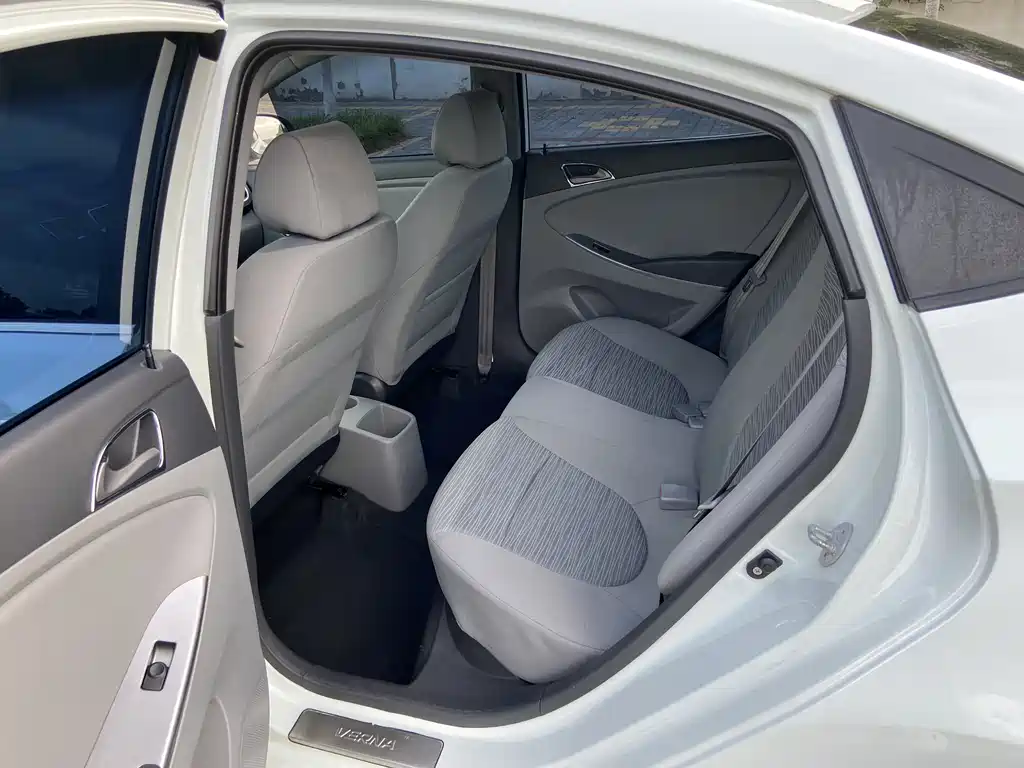Hyundai Verna 2016 — фото 9