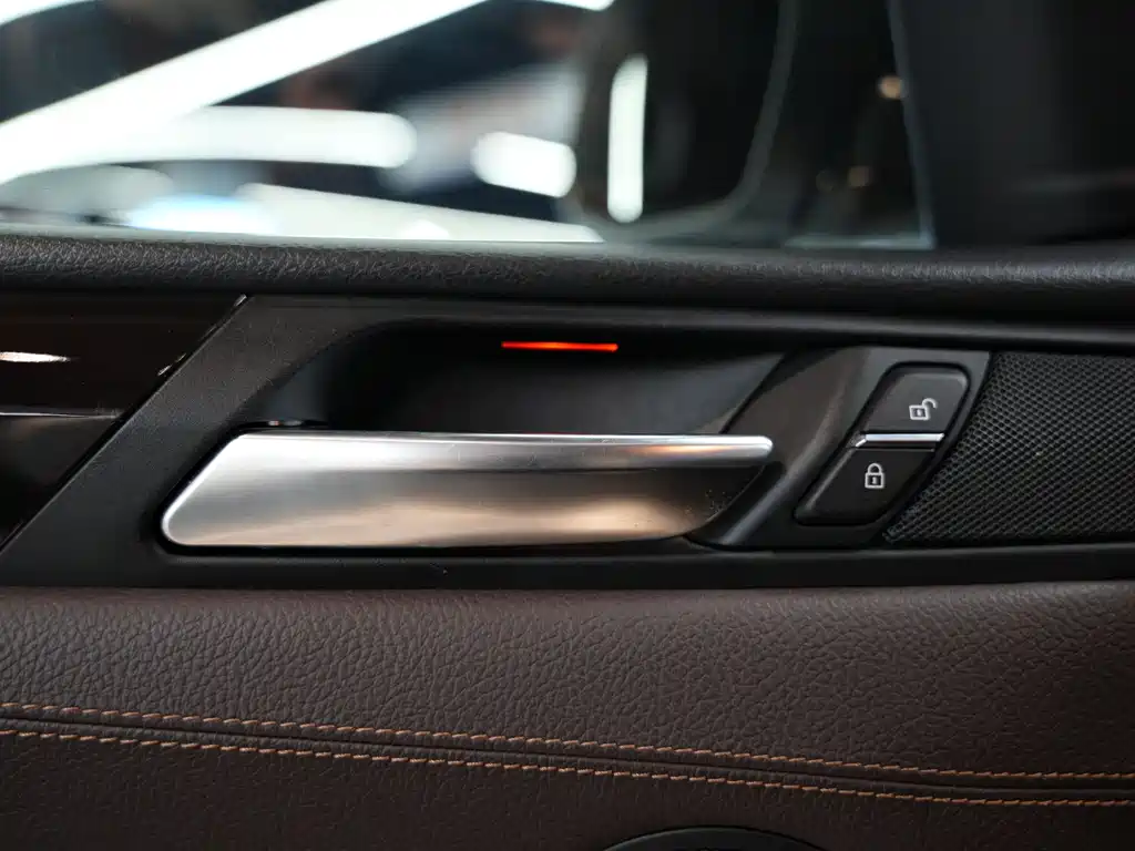 BMW X4 2017 — фото 11