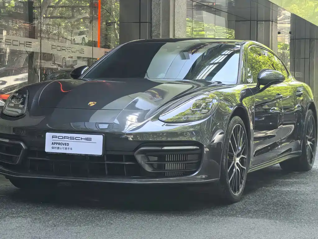 Porsche Panamera 2023 — фото 1