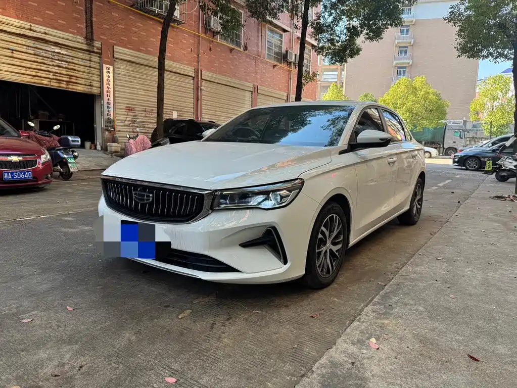 Geely Emgrand 2021