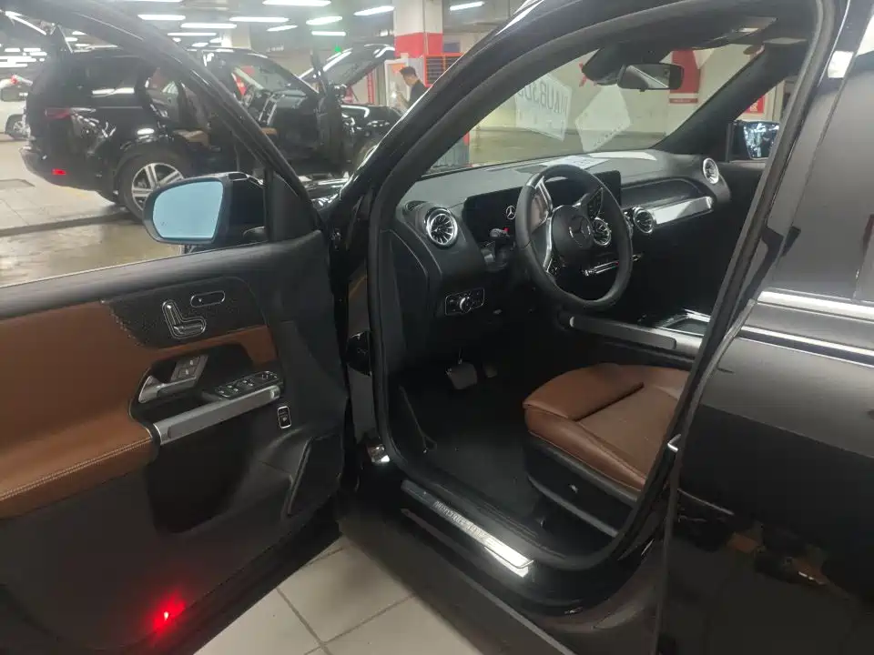 Mercedes-Benz GLB 2024
