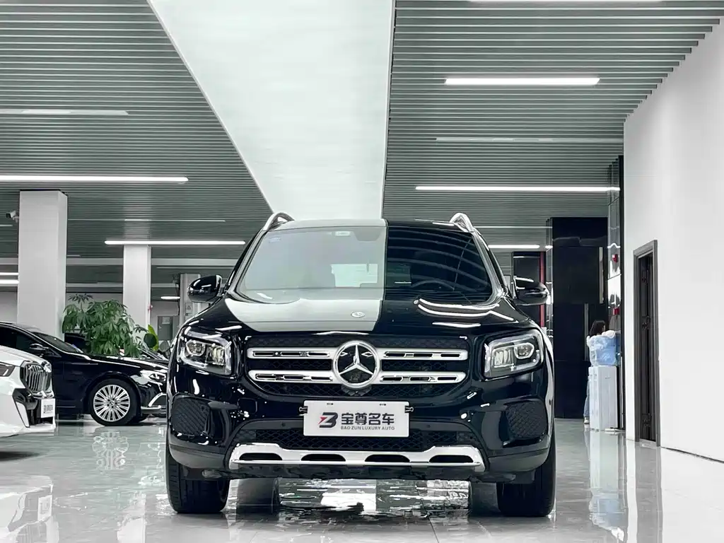 Mercedes-Benz GLB 2023