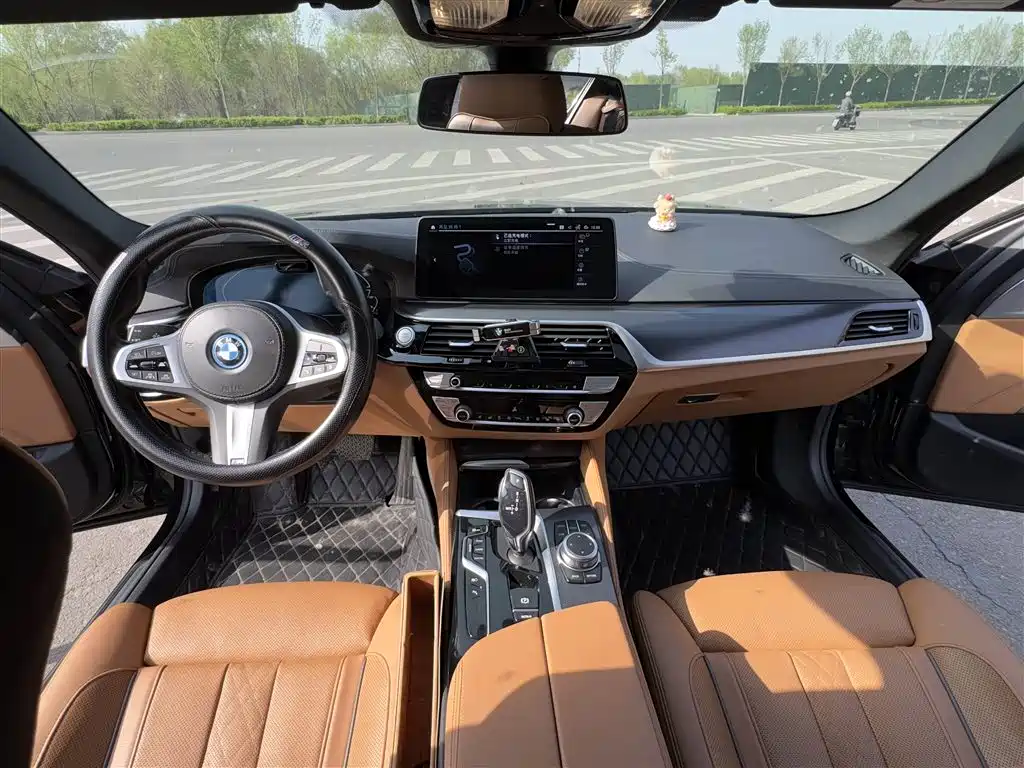 BMW 5 Series New Energy 2023 — фото 9
