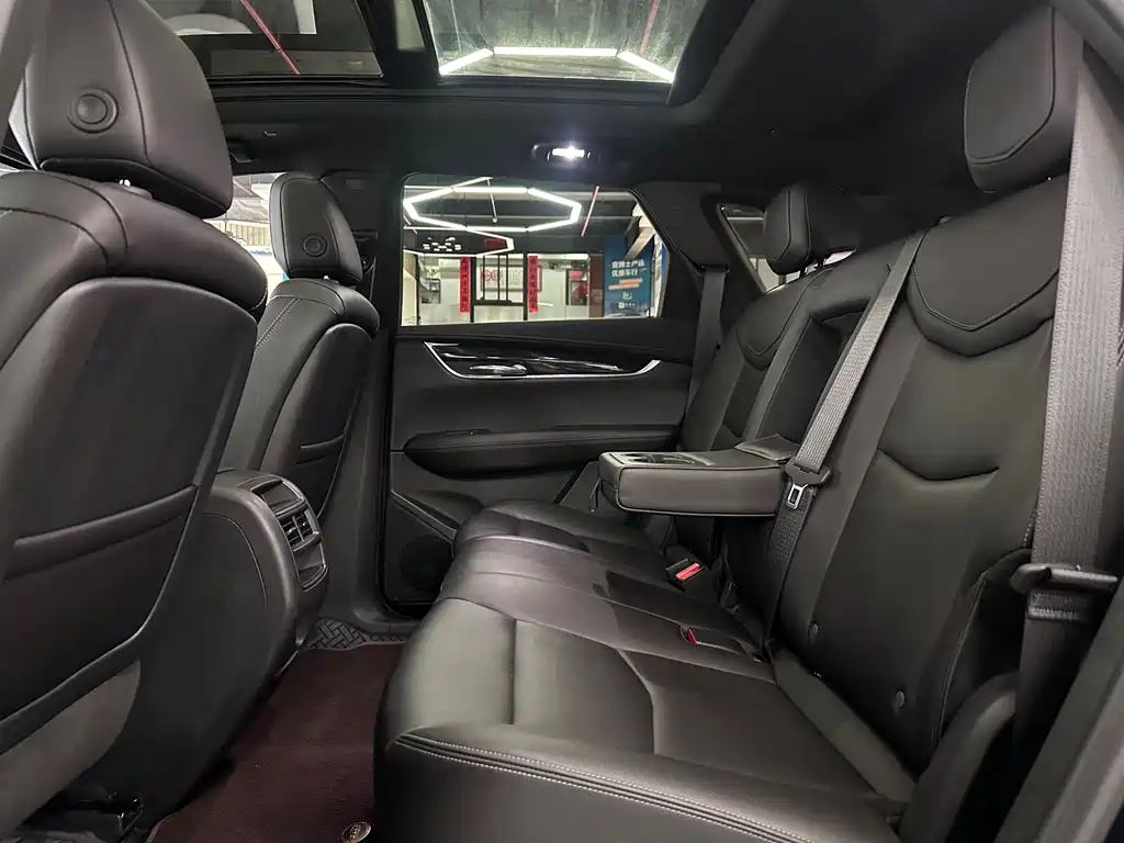 Cadillac XT5 2021 — фото 10