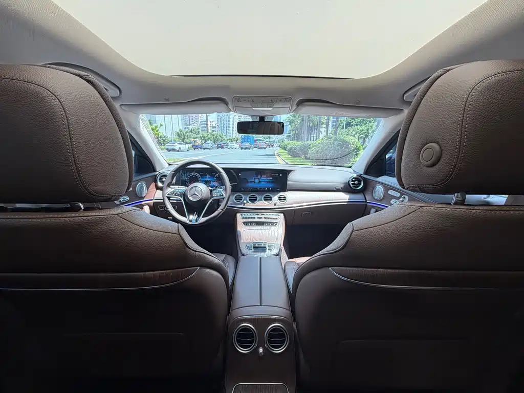 Mercedes-Benz E-Class 2022 — фото 13