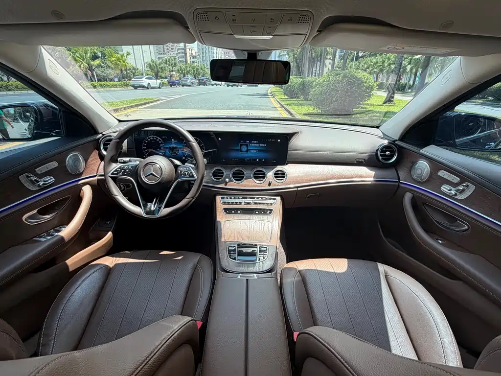Mercedes-Benz E-Class 2022 — фото 12