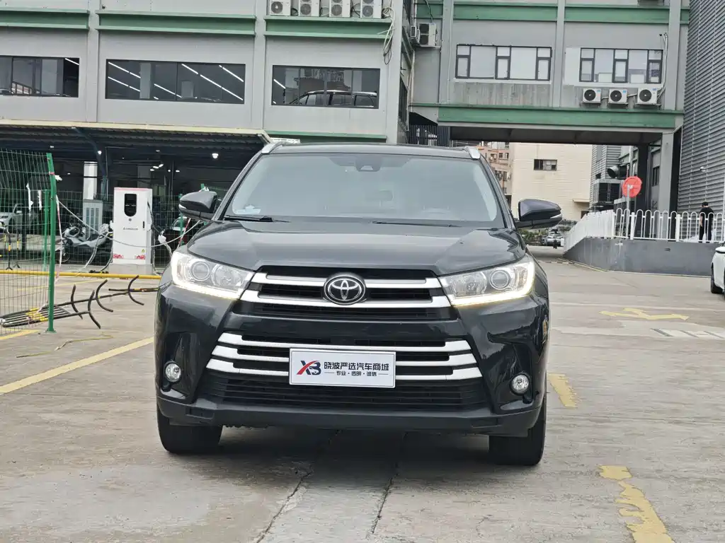 Toyota Highlander 2021 — фото 2