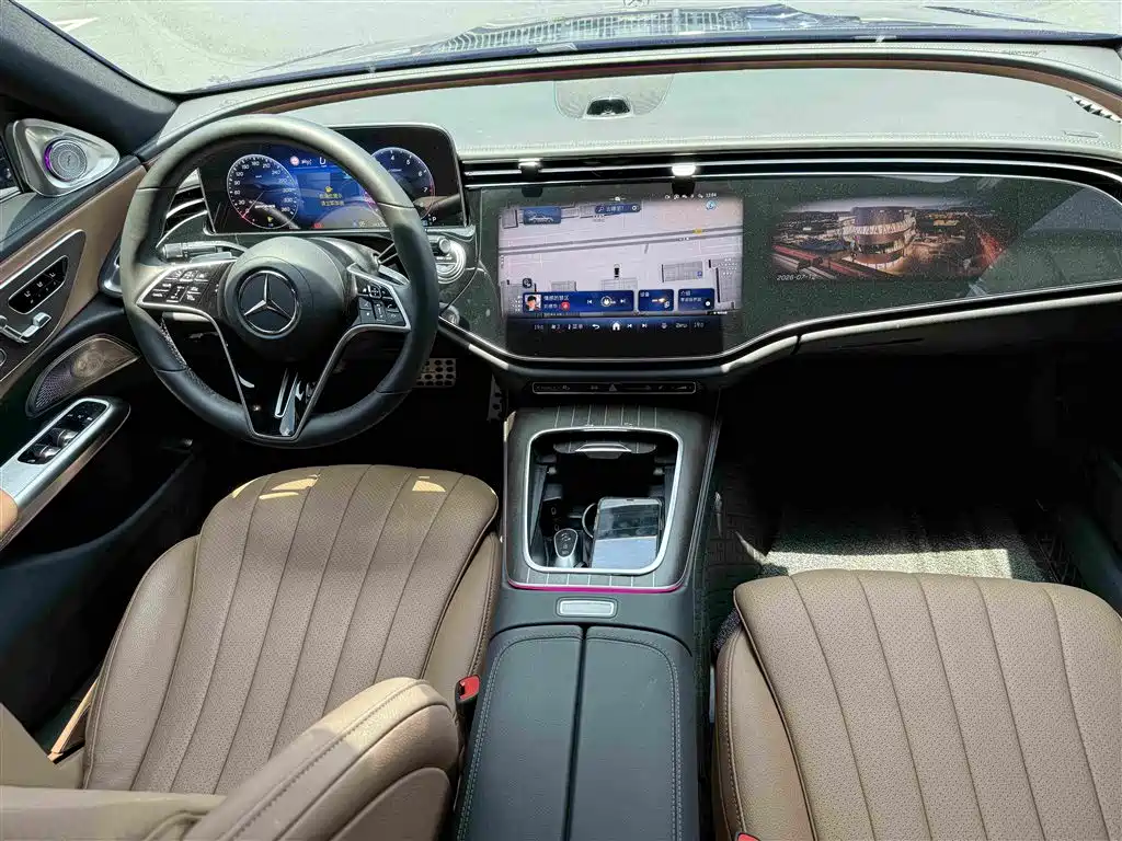 Mercedes-Benz E-Class 2025 — фото 14