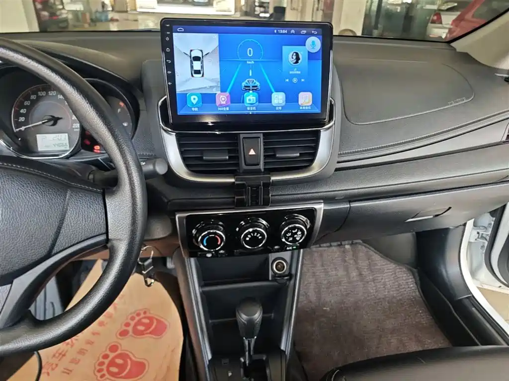 Toyota Yaris L 2020 — фото 13