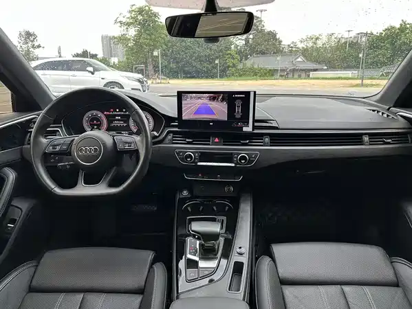 Audi A4L 2023